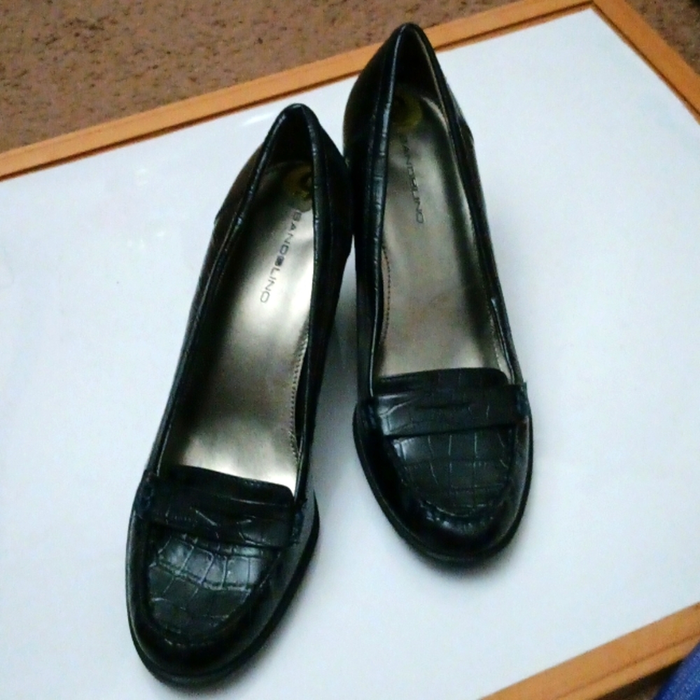Bandolino Shoes/Alligator Print Heels